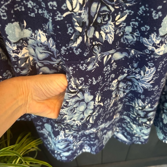 LuluaRoe Simply Comfortable Plus Size Floral Blue and White Hoodie size‎ 2XL - Picture 6 of 10